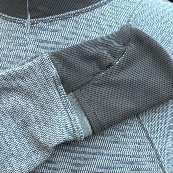 Lululemon Runderful 1/2 Zip Mini Check Pique White
Heathered Slate | Size 6 - Picture 13 of 15